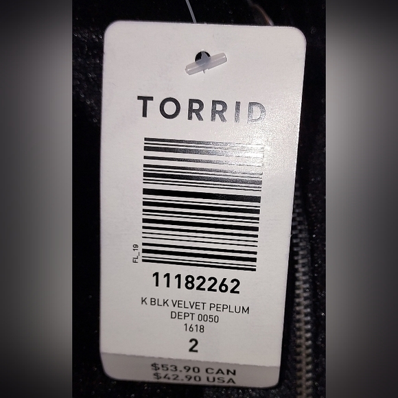 Torrid Black Velvet Peplum Sleeveless V Peep Hole Shirt NWT - Picture 2 of 6